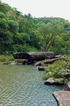 Pedra antiga, cachoeira do mocambo JP mg 