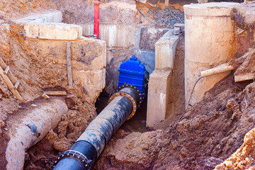 Connection of the construction of main city water blue supply pipeline. - 495007973