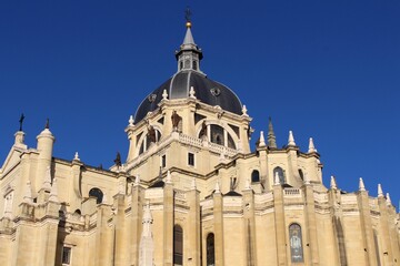 Fototapeta na wymiar cathedral in europe