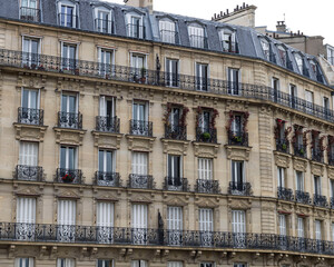 Fototapeta na wymiar Streets of Paris