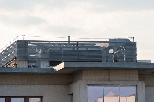 roof battery of external air conditioner units with lightning protection system