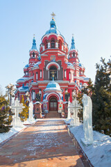 Fototapeta na wymiar Winter at the church of our lady of Kazan, the orthodox church in Irkutsk, Siberia, Russia