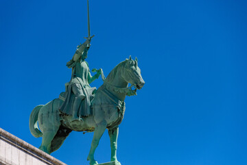 Obraz premium モンマルトル サクレ・クール寺院のジャンヌ・ダルク像