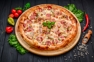 Delicious and fresh pepperoni pizza with vegetables