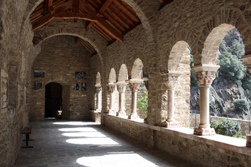 Fototapeta na wymiar the courtyard of the cloister of the abbey of St Martin du Canigou
