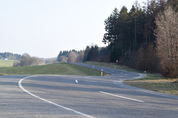 S-Kurve auf der Straße über die Hohe Acht