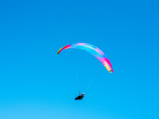 知念岬公園のパラグライダー（沖縄県南城市）	