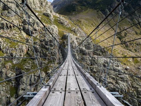 Triftbr&uuml;cke,  suspension bridge in the Swiss Alps