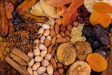 Mix of dried fruits and nuts