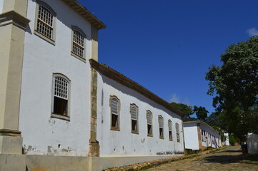 Cidade histórica de Tiradentes com céu azul