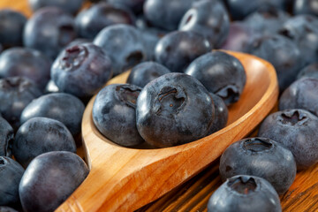 ripe blueberries and blueberries on the table