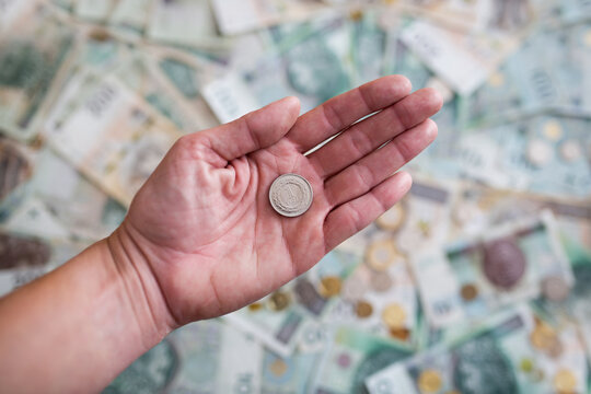 pieniądze - banknoty i bilon, monety, kasa, finanse  