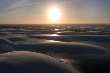 Pôr do Sol no Parque Nacional dos Lençóis Maranhenses, Santo Amaro, Maranhão.