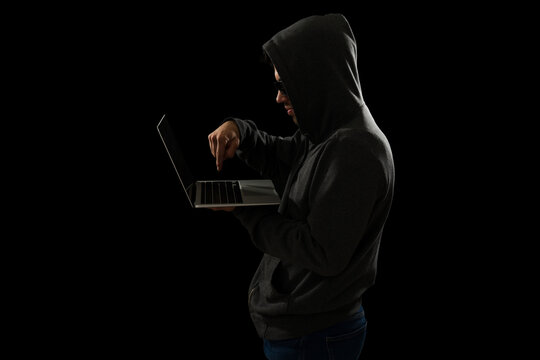 Profile of a scammer committing an extortion