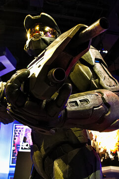 HOLLYWOOD, USA - OCTOBER 27, 2014: Halo’s Master Chief’s Wax Figure At Madame Tussauds Hollywood Wax Museum. It Is A Major Tourist Attraction In Hollywood.