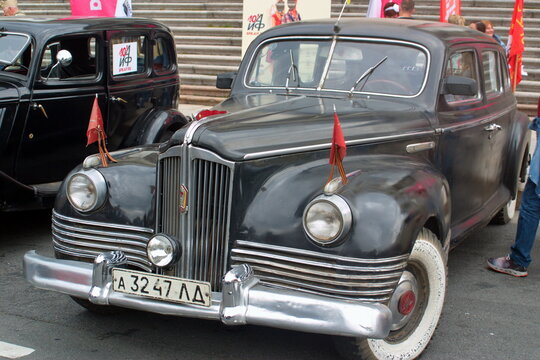 Saint Petersburg, Russia - August 25, 2018: Parade of old cars to the 40th anniversary of the newspaper Arguments and facts . Soviet limousine ZIS-110. Front view.