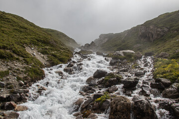 Obraz premium Raging river in the mountains at Pralognan in the French Alps