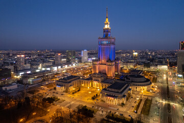 Warszawa, wieżowce nocą, zdjęcia z drona, zachód słońca © Arkadiusz