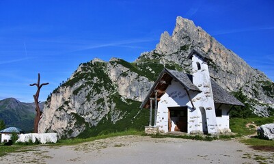 ermita, Dolomitas