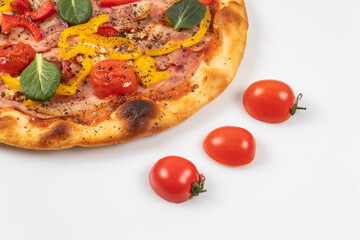 pizza tomato pepper vegetables meat