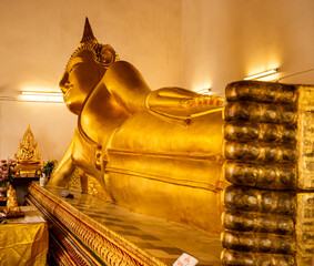 Reclining Buddha Wat Poramai Yikawat, Worawihan.at Koh Kret, Nonthaburi, Thailand.