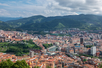 Fototapeta na wymiar Bilbao, modern and classic architectures