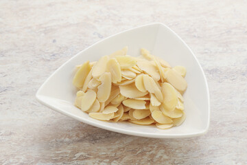Almond nut slices for culinary