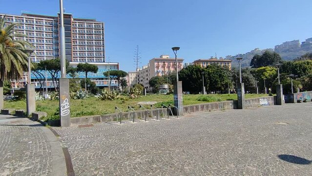 Napoli &ndash; Panoramica dai giardini di Piazzale Tecchio