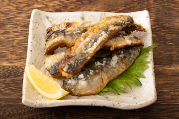 イワシの竜田揚げ　(八戸産寒流トロいわし)