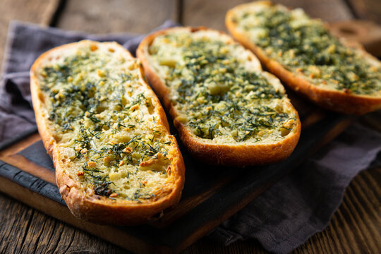 Crispy bread with garlic butter and dill