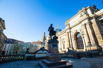 Fototapeta na wymiar Semper Statue in Dresden
