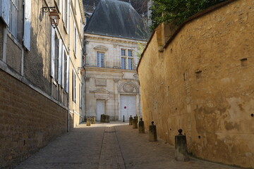 Rue typique dans Auxerre, ville de Auxerre, département de l'Yonne, France
