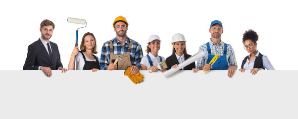 Construction workers holding blank billboard - 495280109
