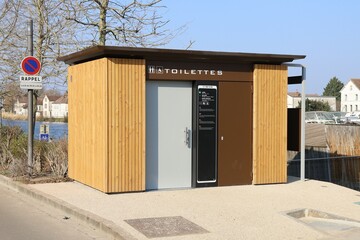 WC publics, toilettes publiques, ville de Auxerre, département de l'Yonne, France