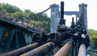 Haubans d'un pont suspendu