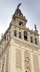 Cathédrale Notre-Dame du Siège de Séville et la giralda en Andalousie