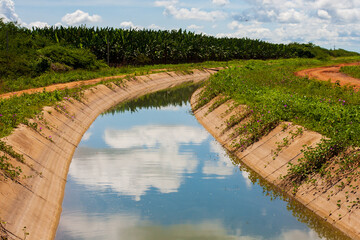 canal de transposição de água do pataxó, vale do açu, rio grande do norte, brasil © Cenas brasileiras