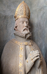 Betender Kirchenmann