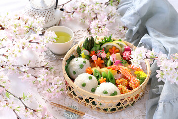 豆ごはんのお花見竹かご弁当　お花見弁当