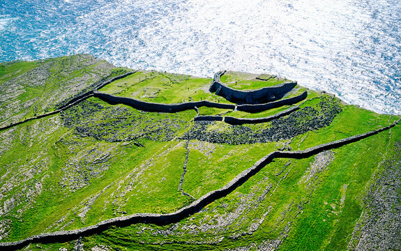 Dun Aenghus ancient Celtic stone fort high on the cliffs of Inishmore, the largest of the Aran Islands, County Galway, Ireland.