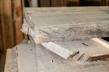 Bois menuiserie menuisier recyclage recuperation artisanat decoupe planche