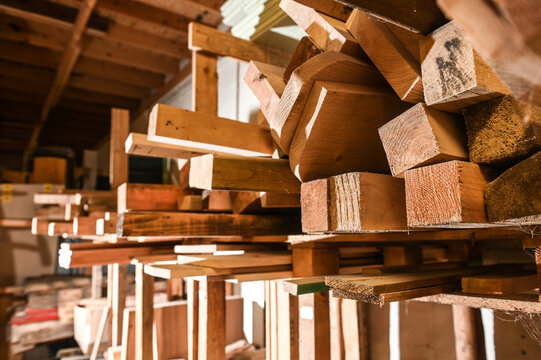 Bois menuiserie menuisier recyclage recuperation artisanat planche