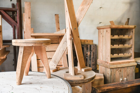 Bois menuiserie menuisier recyclage recuperation artisanat mobilier