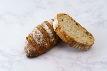 カットされたパンの断面