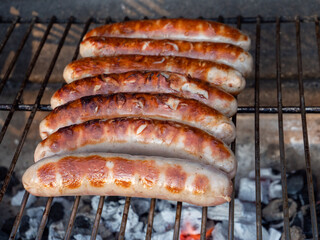 Roster auf dem Holzkohlegrill