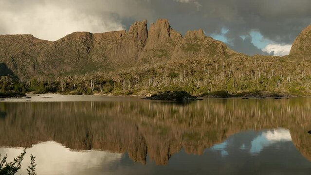 close pan of mt geryon and lake elysia during sunset at the labyrinth in cradle mountain-lake st clair national park of tasmania, australia