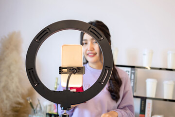 woman online seller
