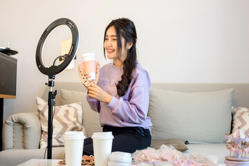 woman online seller