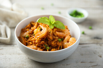 Spicy rice with shrimps and green pea