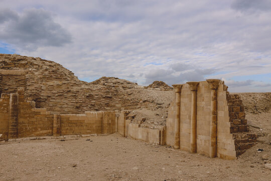 Mastaba Bilder Durchsuchen 509 Archivfotos, und Videos